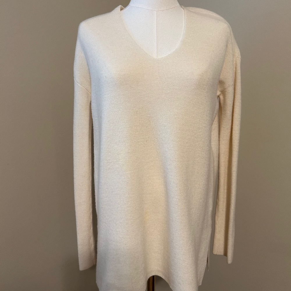 Banana Republic Ivory V-Neck Merino Wool Tunic